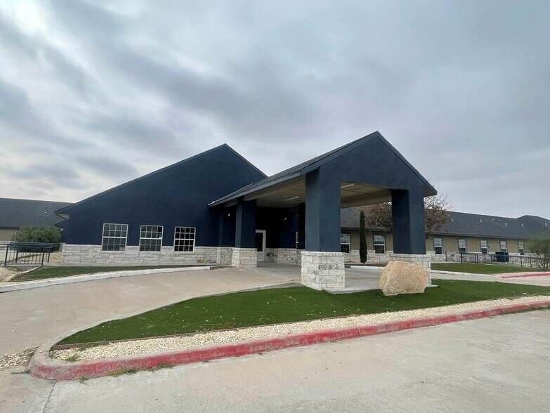 More Photos Of 237 W 21st St, Fort Stockton Schools For Lease