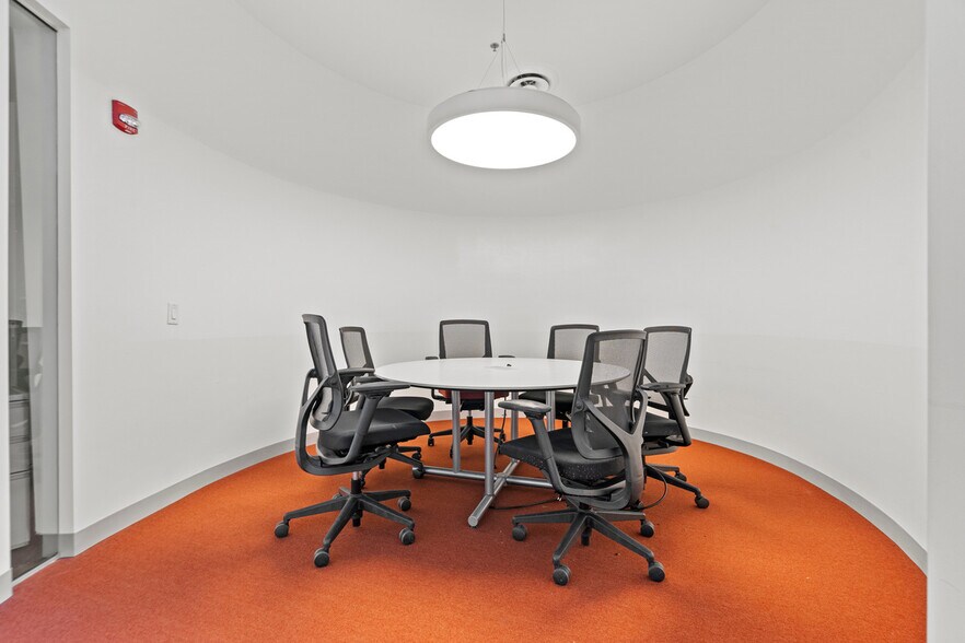 More Photos Of 2701 Alex Lee Blvd, Florence Office For Lease