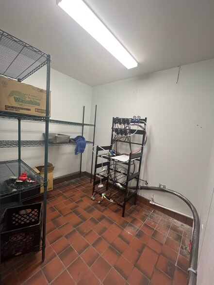 More Photos Of 355-357 Grand Ave, Oakland Storefront Retail Office For Lease