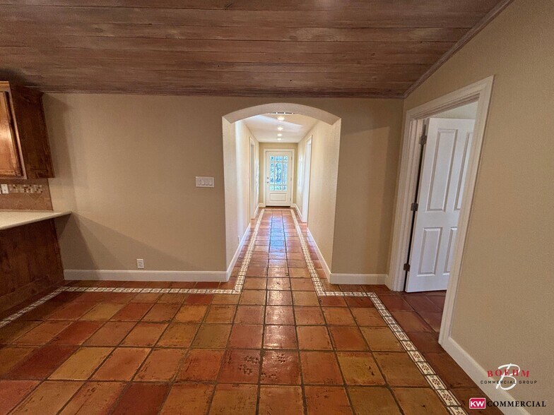 More Photos Of 39 Scenic Loop Rd, Boerne Office Residential For Lease