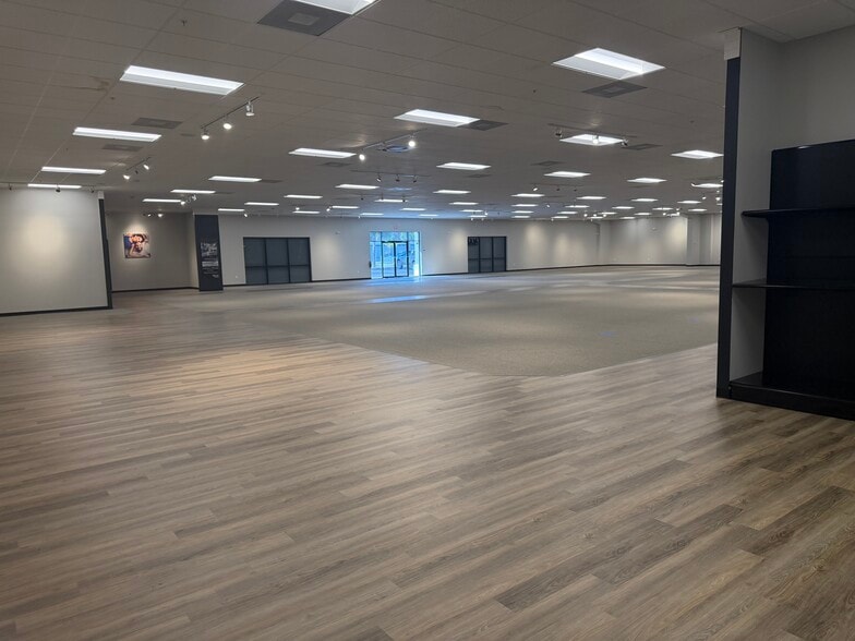 More Photos Of 311 S Ridgewood Ave, Edgewater Freestanding For Lease