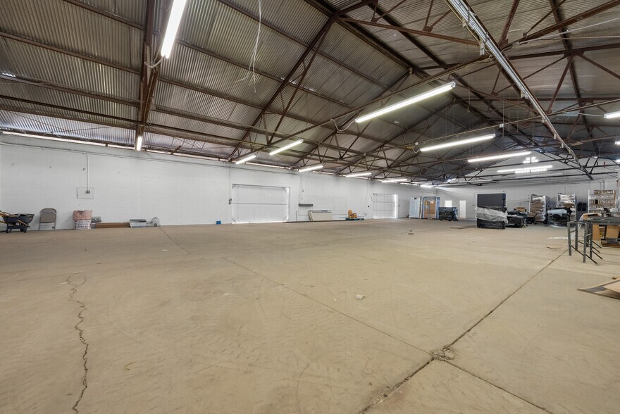 More Photos Of 550 Highway 46, Wasco Warehouse For Sale