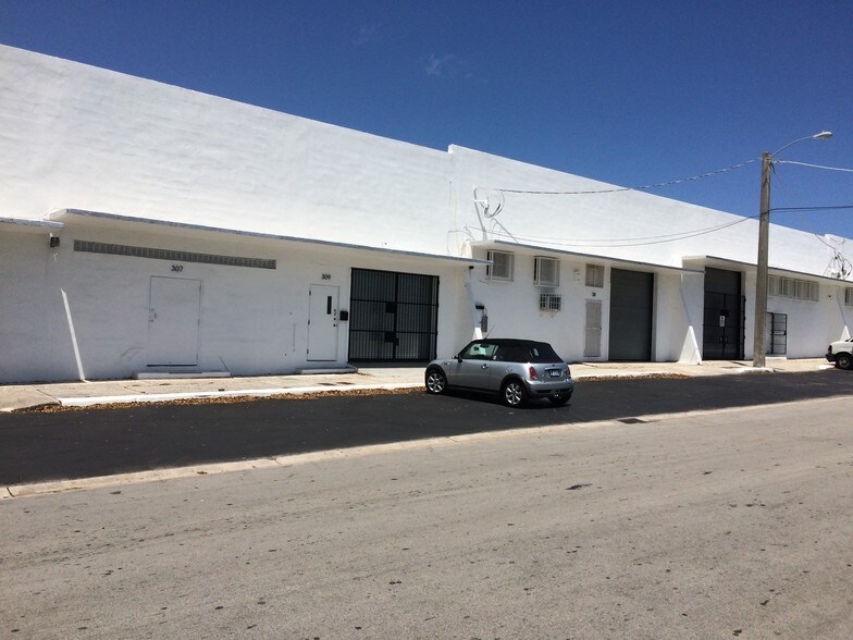 More Photos Of 301-395 NE 59th St, Miami Coworking Space