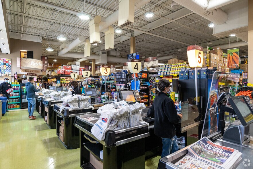 More Photos Of 16320 Crossbay Blvd, Howard Beach Supermarket For Sale