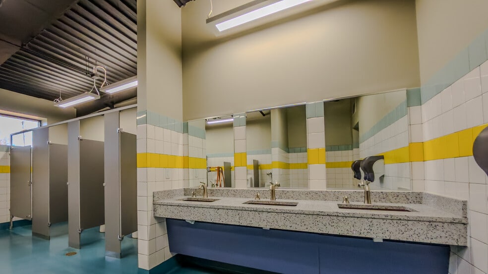 More Photos Of 1431 S Elm Eugene St, Greensboro Manufacturing For Lease