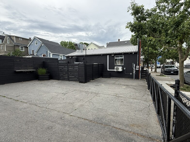 More Photos Of 146 Ives St, Providence Restaurant For Lease