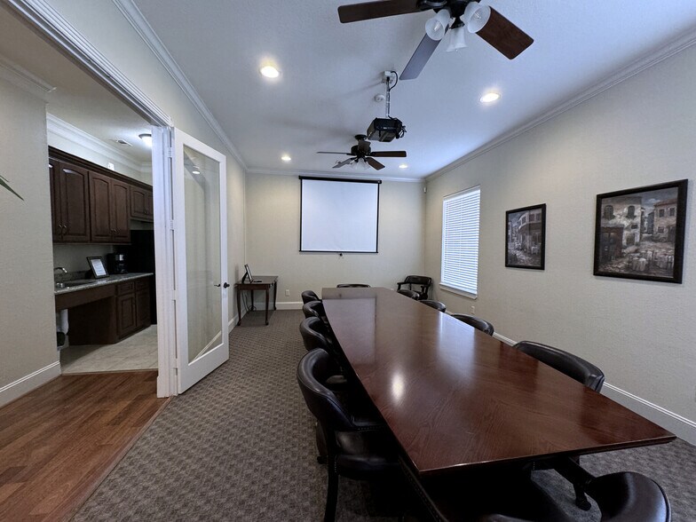 More Photos Of 11601 Spring Cypress Rd, Tomball Medical For Sale