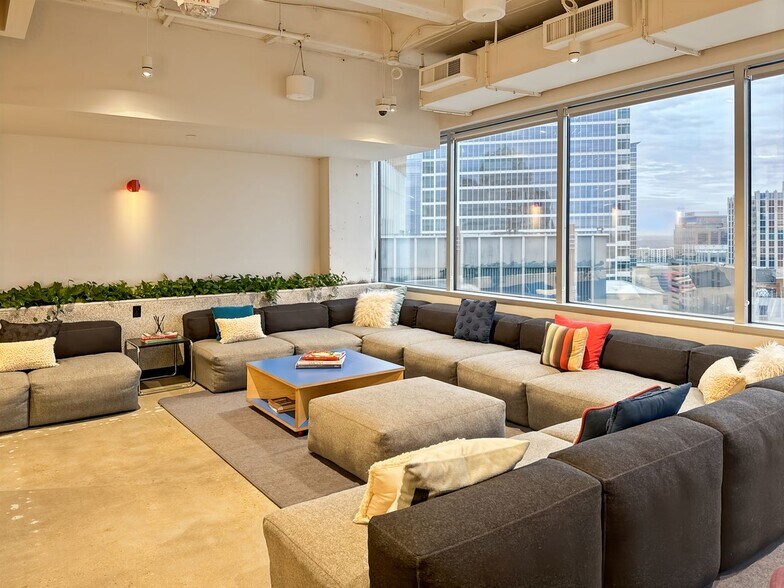 More Photos Of 128 S Tryon St, Charlotte Coworking Space