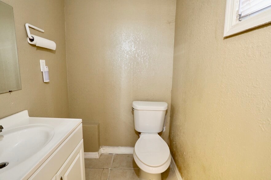 More Photos Of 240 S 1st St, Lake Wales Office For Sale
