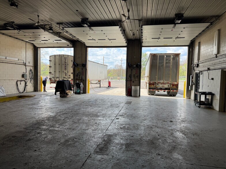 More Photos Of 4881 Pittsburgh Rd, Harrisville Light Distribution For Sale