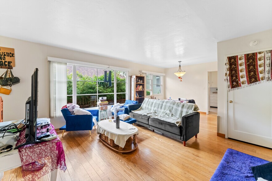 More Photos Of 1841-1843 Cedar St, Berkeley Apartments For Sale