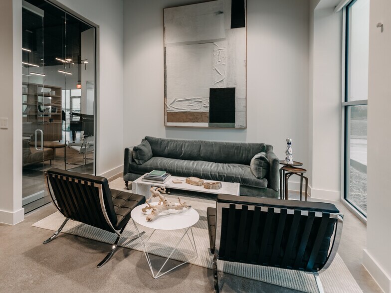 More Photos Of 9555 Harmon Rd, Fort Worth Office For Sale