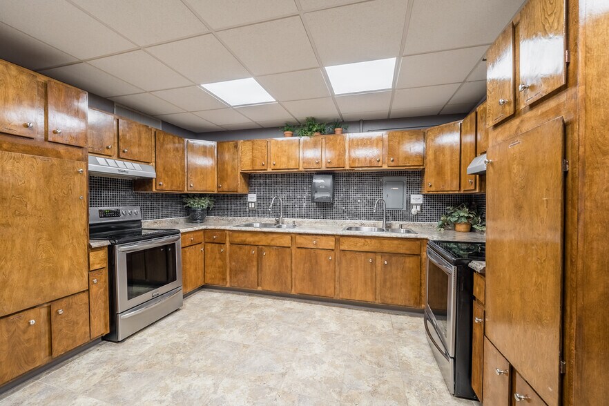 More Photos Of 327 S Smithville Rd, Dayton Religious Facility For Sale