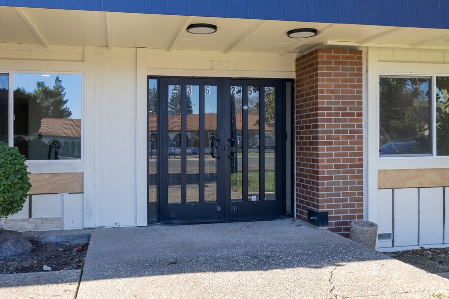 More Photos Of 3625 Mission Ave, Carmichael Medical For Lease