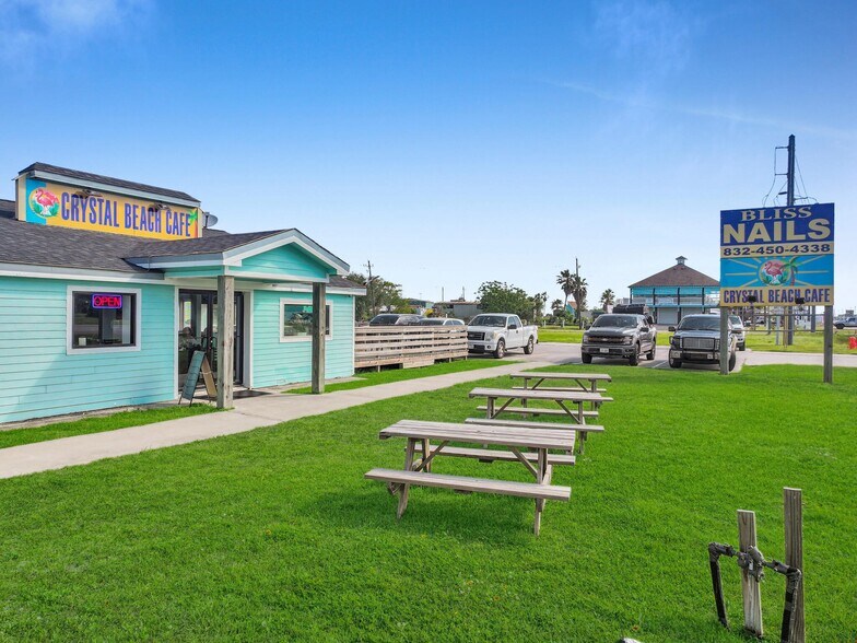 More Photos Of 1923 Hwy 87, Crystal Beach Freestanding For Sale