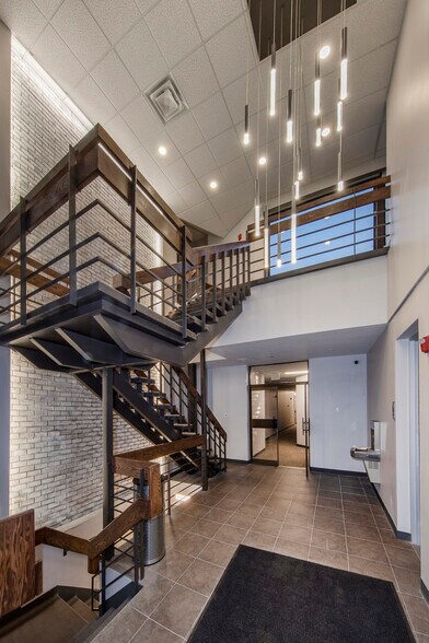 More Photos Of 2696 S Colorado Blvd, Denver Unknown For Lease