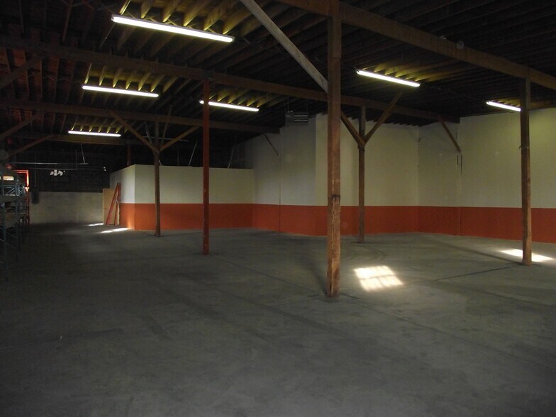 More Photos Of 1823 Commercial St NE, Albuquerque Warehouse For Sale