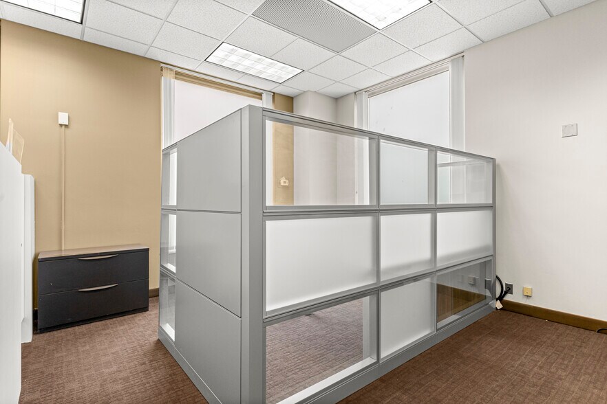 More Photos Of 23700 Goddard Rd, Taylor Bank For Lease