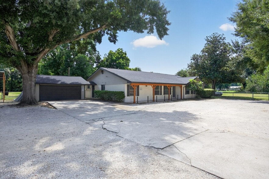 More Photos Of 9326 Kay Ln, Houston Office Residential For Sale