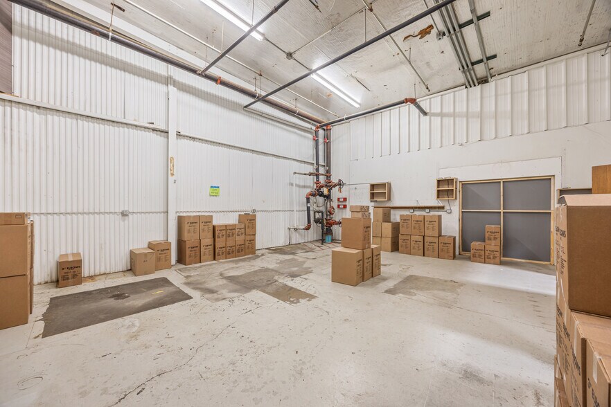 More Photos Of 3931 37th Ave SW, Fargo Manufacturing For Lease