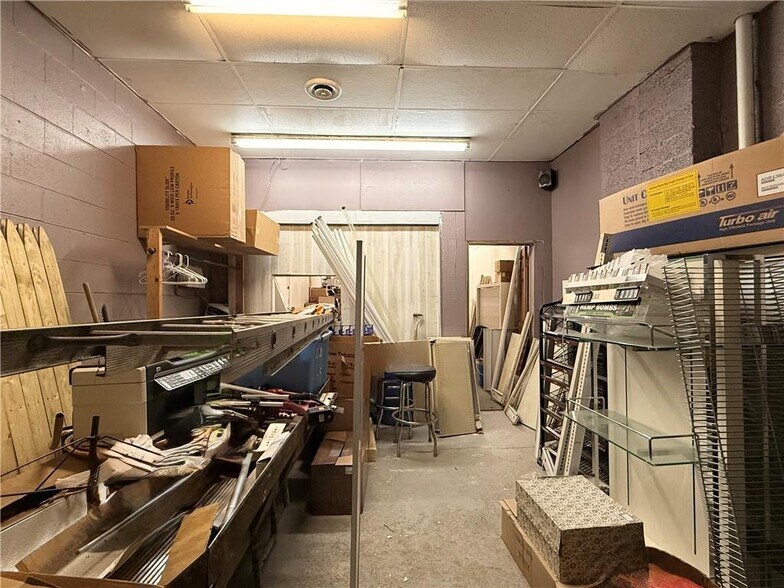 More Photos Of 406 Walnut St, Elmira Convenience Store For Sale