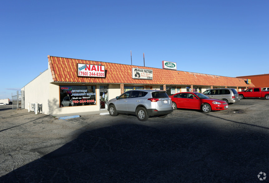 Primary Photo Of 17210-17252 Main St, Hesperia Unknown For Lease