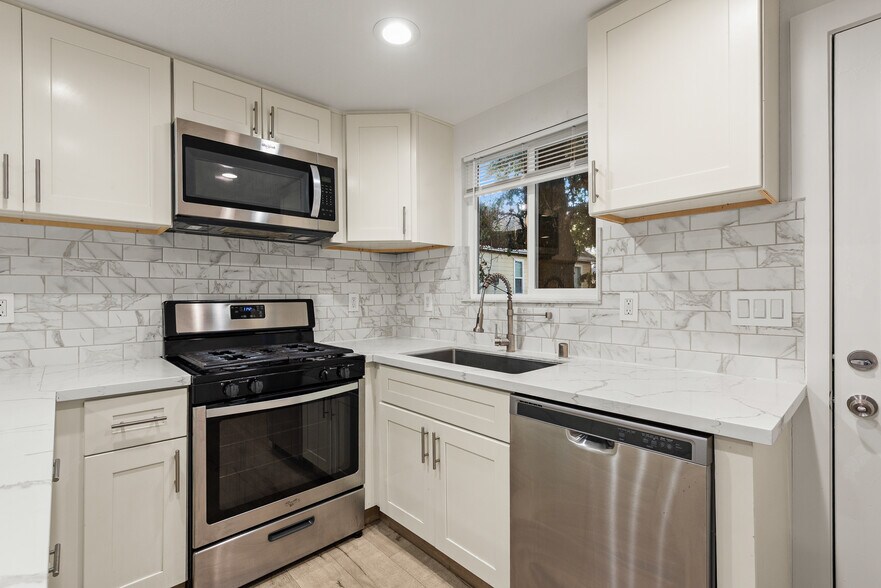 More Photos Of 8690 Old Redwood Hwy, Windsor Apartments For Sale