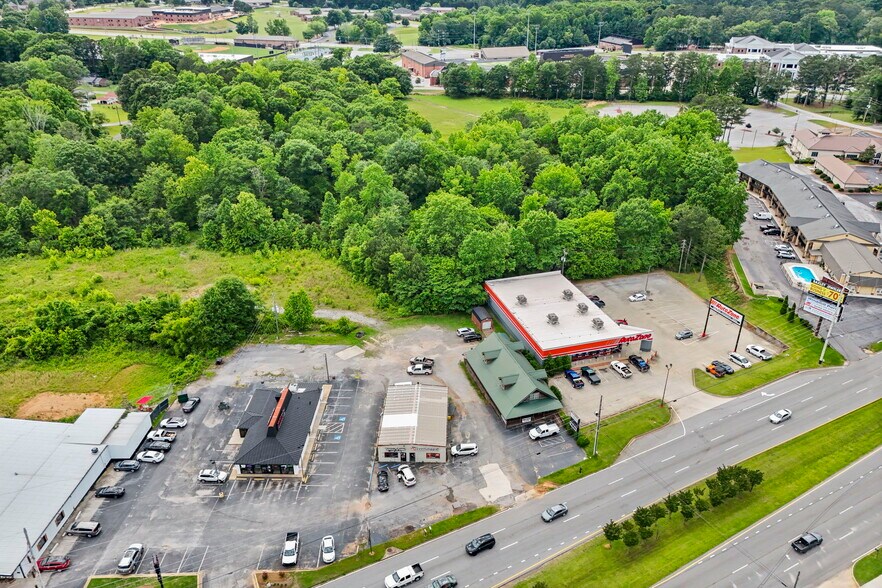 More Photos Of 893 S Park St, Carrollton Freestanding For Sale