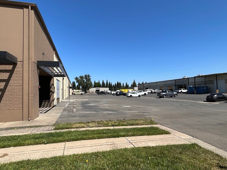 More Photos Of 11371 Pyrites Way, Rancho Cordova Warehouse For Lease