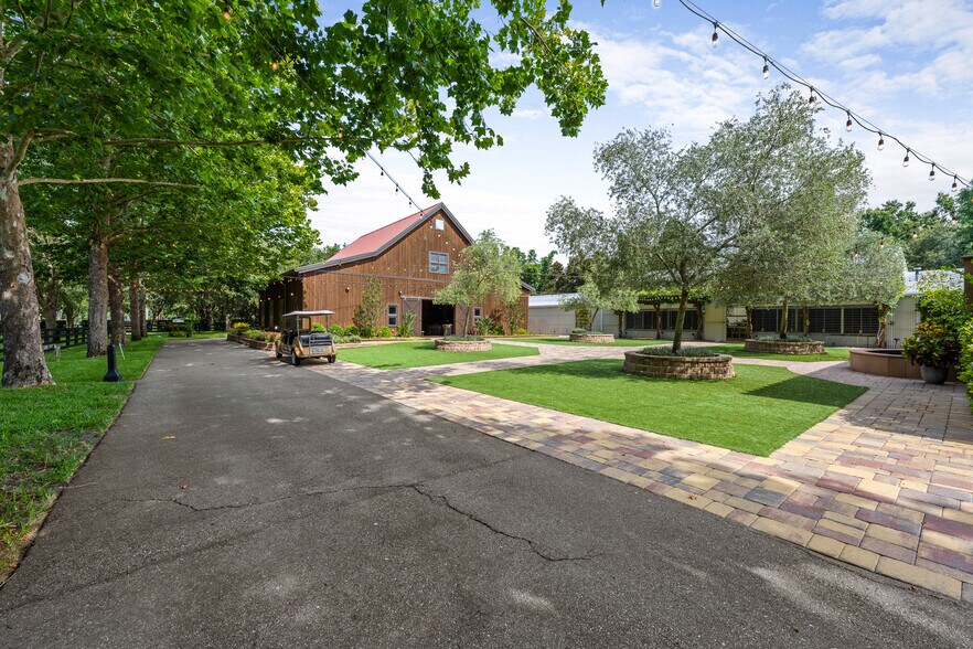 More Photos Of 11901 Fort King Hwy, Thonotosassa Winery Vineyard For Sale