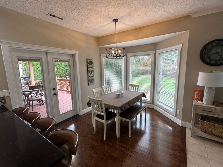 More Photos Of 13013 SE Rivercrest Dr, Vancouver Healthcare For Sale