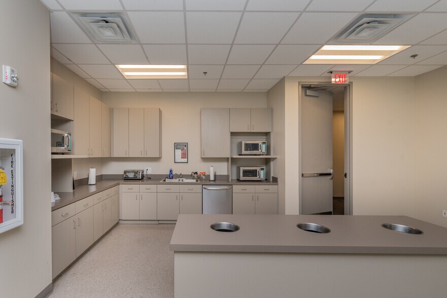 More Photos Of 150 Bluff Ave, North Augusta Medical For Lease