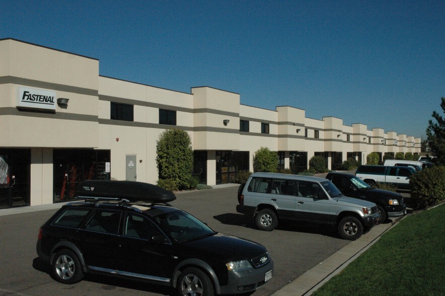 More Photos Of 12001 E 33rd Ave, Aurora Warehouse For Lease