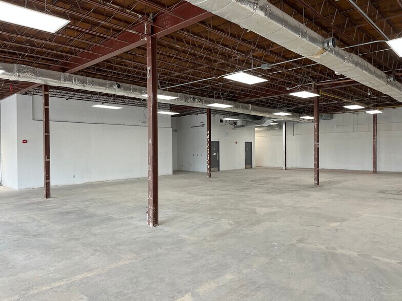 More Photos Of 1250-1260 Old Innes Rd, Ottawa Unknown For Lease