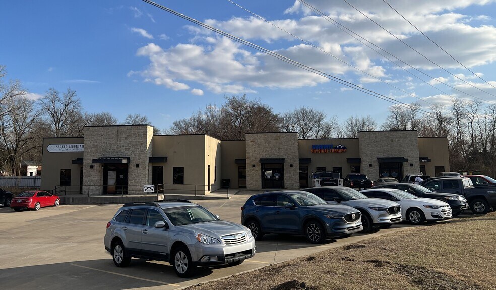 More Photos Of 1516 N Lynn Riggs Blvd, Claremore Freestanding For Lease