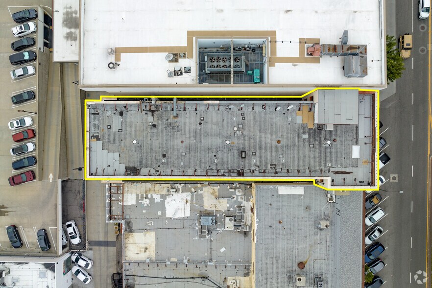 More Photos Of 337-339 1/2 N Brand Blvd, Glendale Storefront For Lease