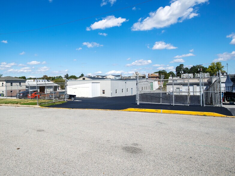 More Photos Of 1880 W Mason Ave, York Light Manufacturing For Lease