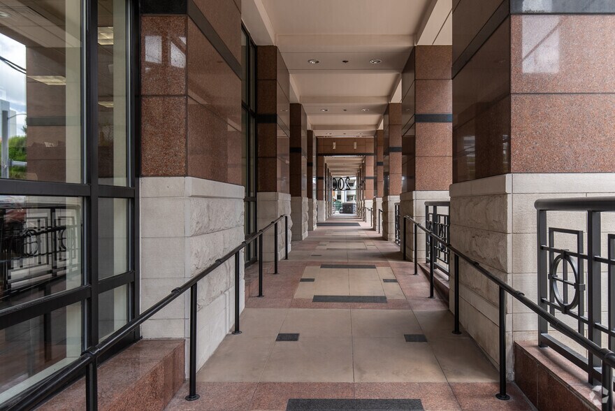 More Photos Of 200 E Broward Blvd, Fort Lauderdale Office For Lease