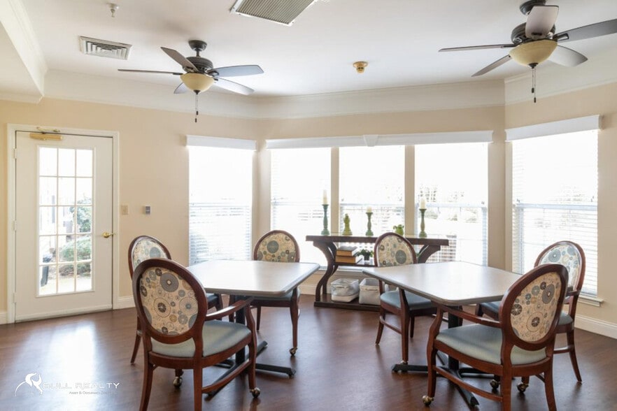 More Photos Of 871 Twinforks Ave, Auburn Assisted Living For Sale