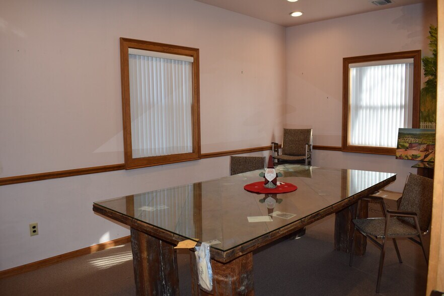 More Photos Of 147 N Ocean Ave, Patchogue Office For Sale