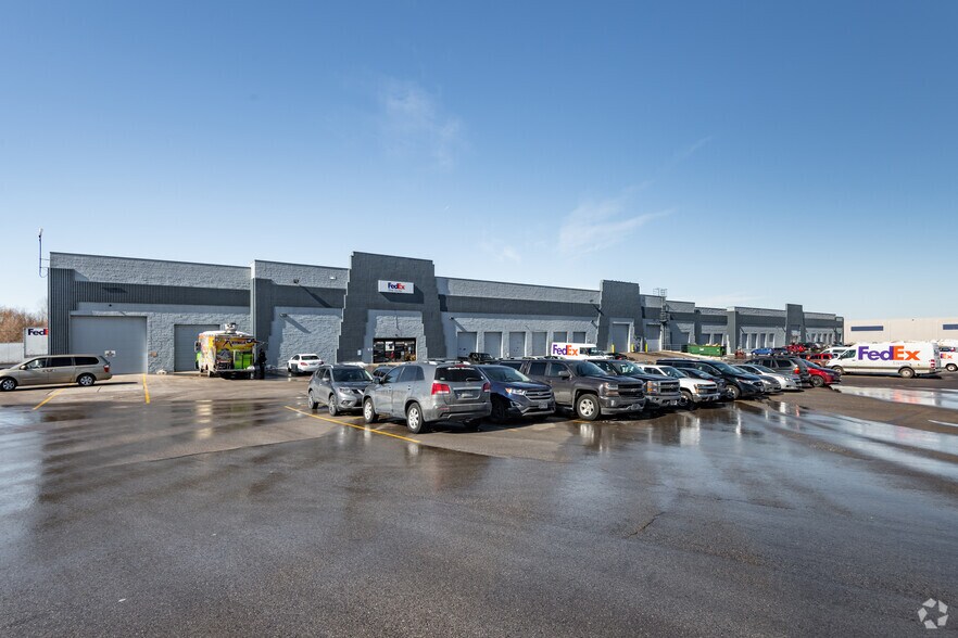 More Photos Of 430 W Grange Ave, Milwaukee Distribution For Lease