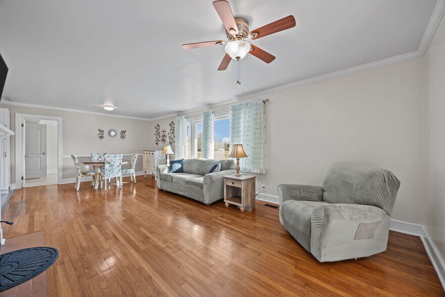 More Photos Of 10612 Durham Rd, Timberlake Flex For Sale