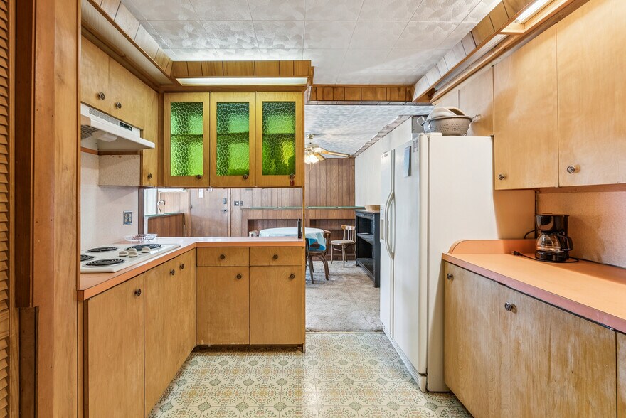 More Photos Of 1132 S Main St, Bryant Pond Hotel For Sale