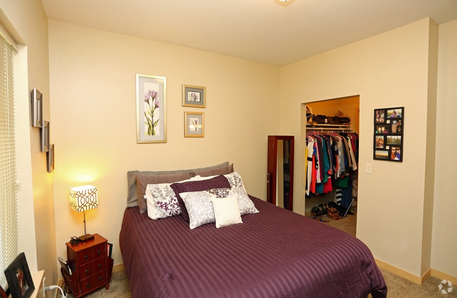 More Photos Of 401 N Washington St, Green Bay Apartments For Sale