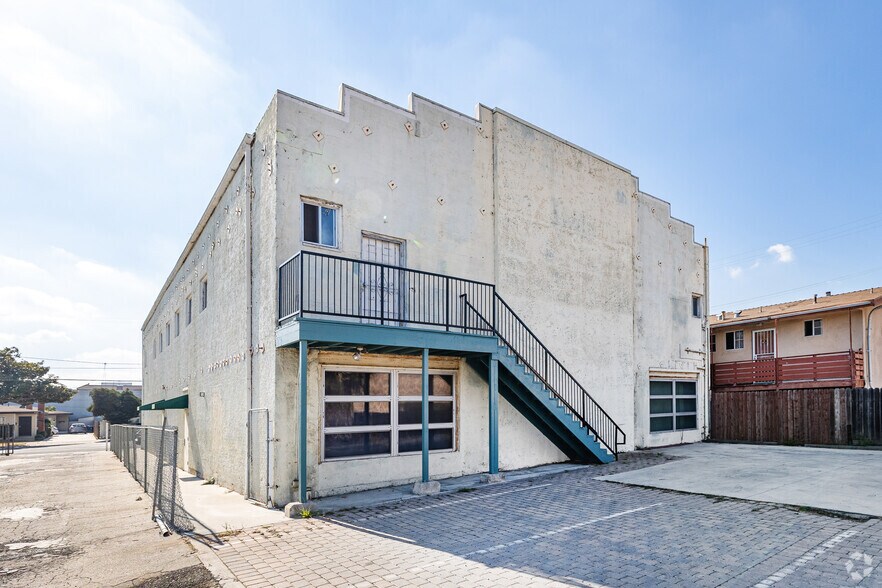 More Photos Of 4333-4335 W 147th St, Lawndale Office For Sale