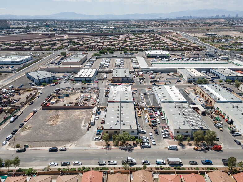 More Photos Of 759 Middlegate Rd, Henderson Warehouse For Lease