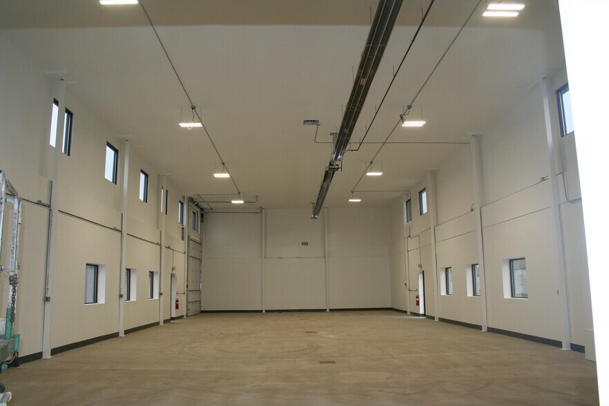 More Photos Of 38750-38862 Ford Rd, Westland Light Distribution For Lease