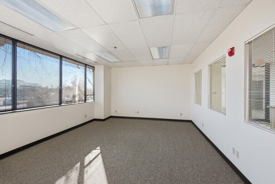 More Photos Of 8790 Governors Hill Dr, Cincinnati Office For Lease