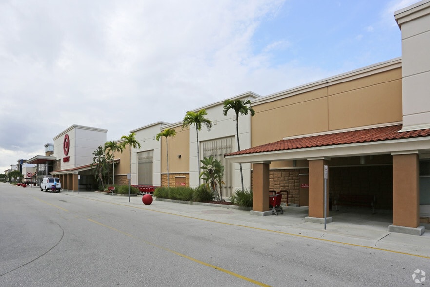 More Photos Of 9350-9400 Dynasty Dr, Fort Myers Unknown For Lease