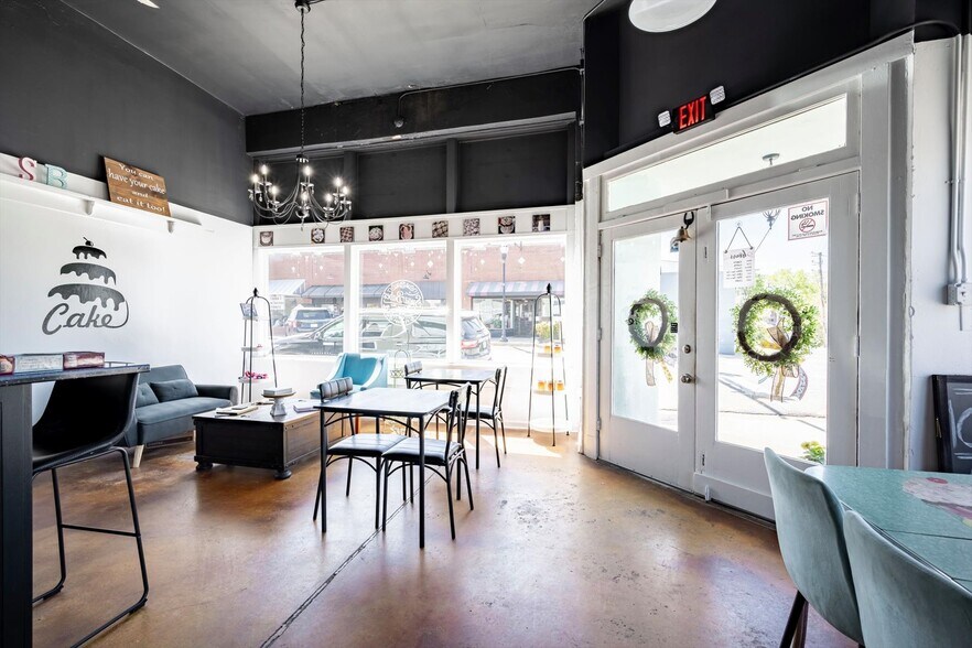 More Photos Of 111 Main Street, Lincolnton Flex For Sale